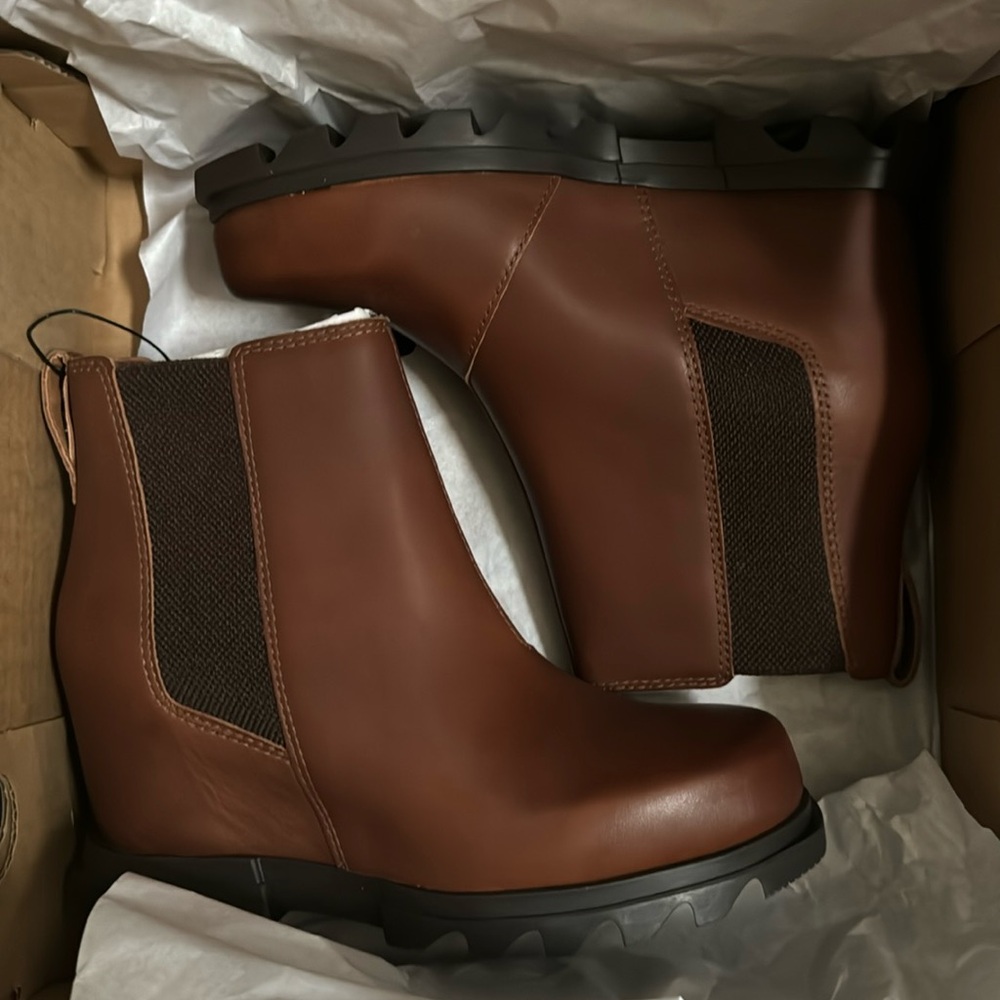Sorel Joan of Artic Wedge III Chelsea Boots Women's 6.5 Hazelnut Brown